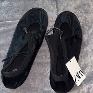 Zara Women's Black Floral Flats